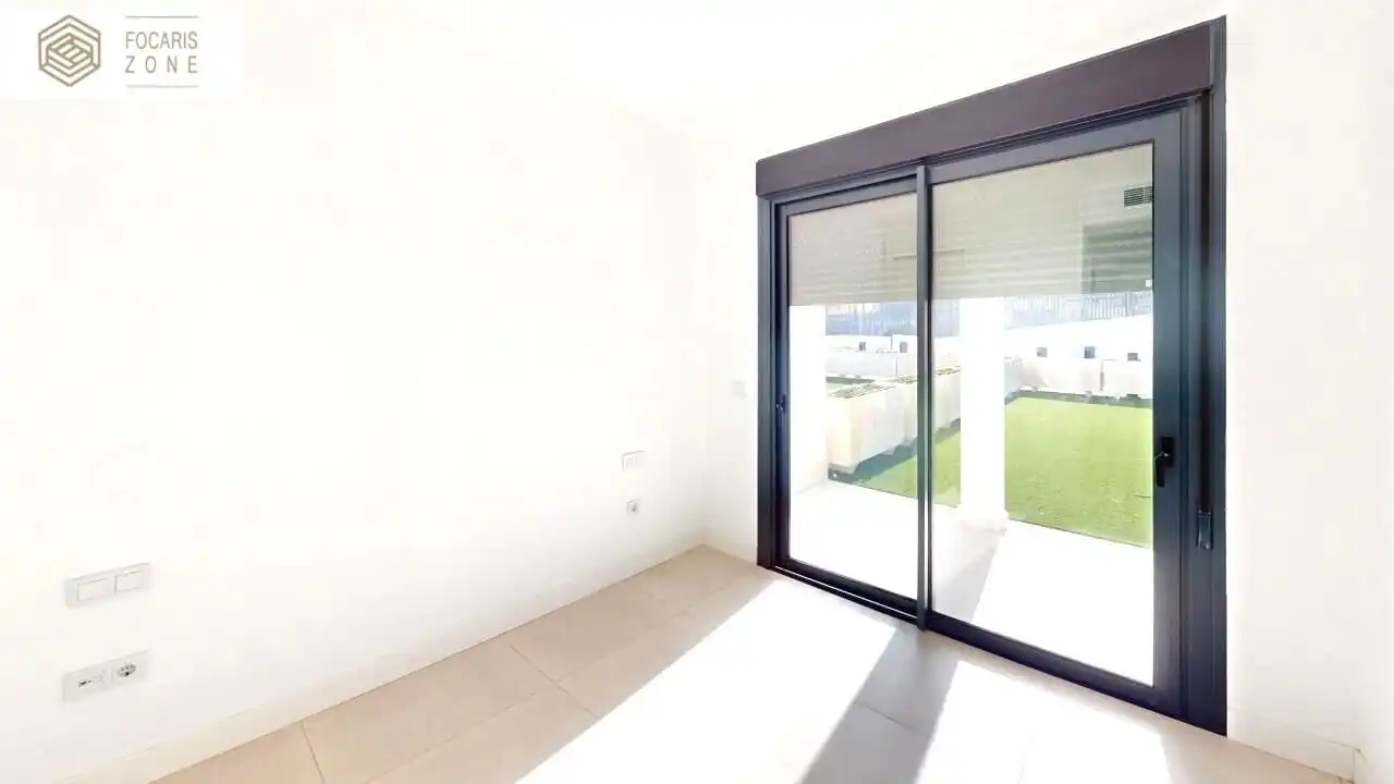 Piso con terraza en venta en Calle Fuengirola, imagen 8