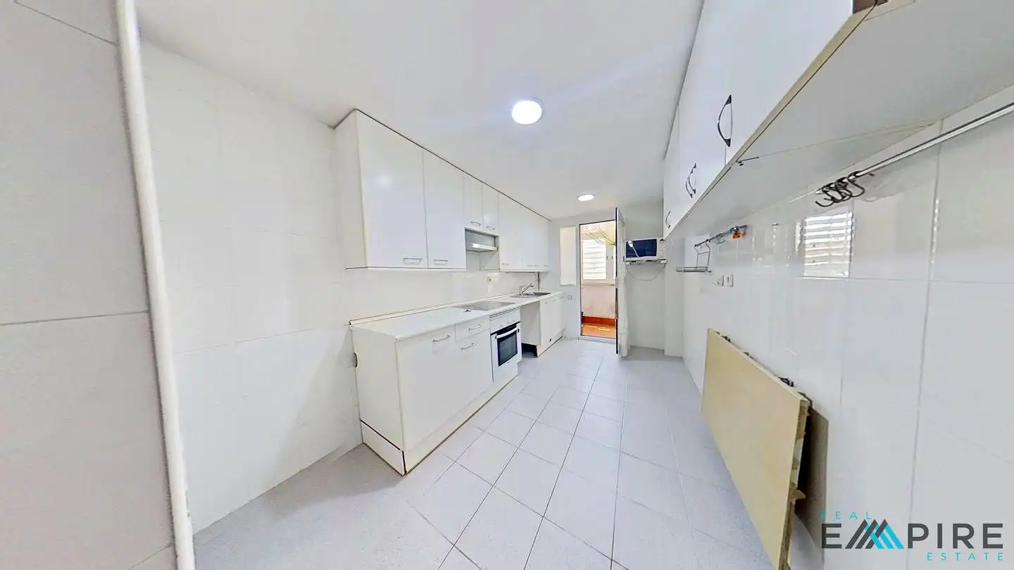 Cocina de Piso en venta en Madrid con Calefacción, Trastero y Piscina