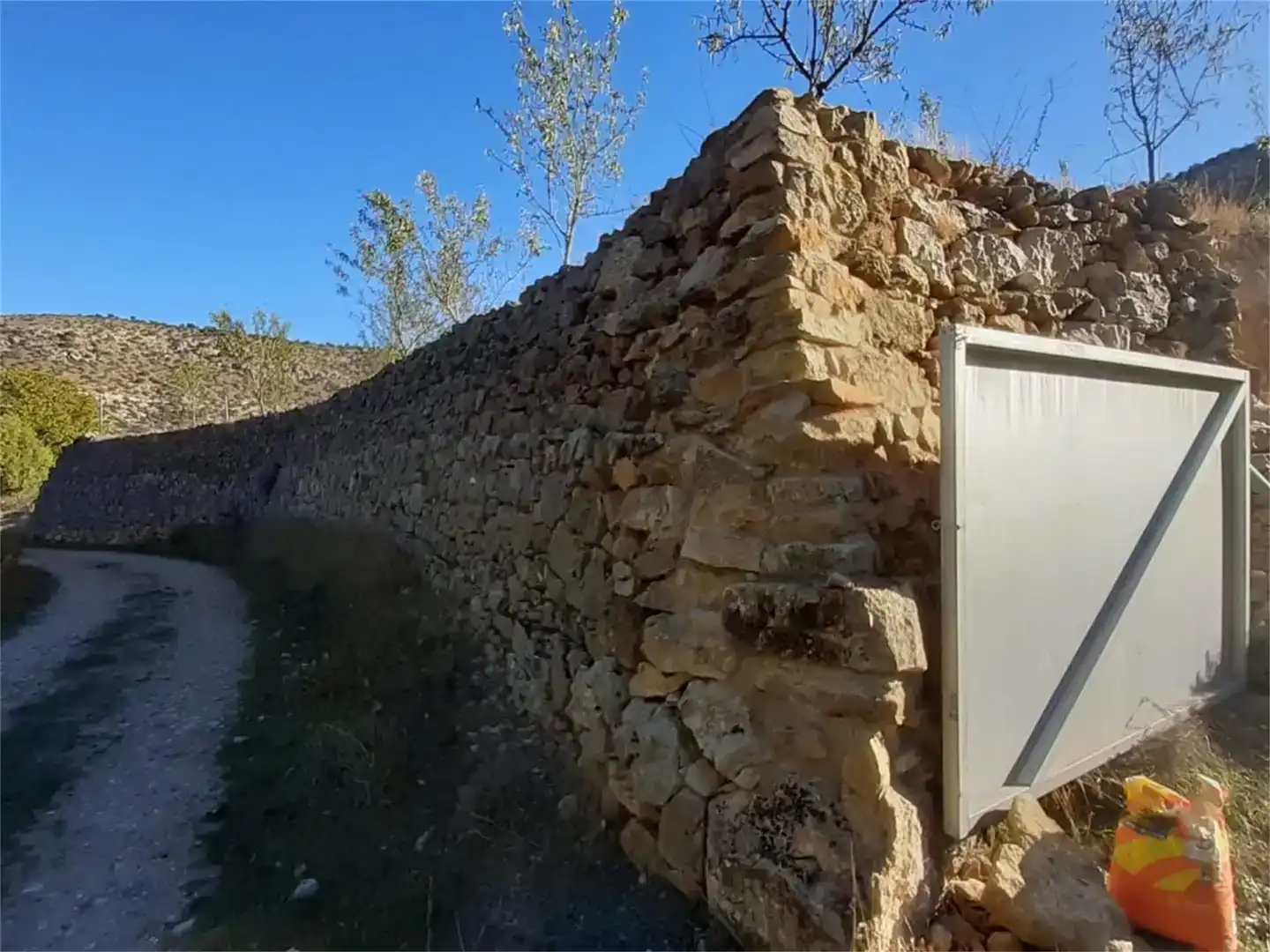 Vista exterior de Terreno en venta en Algar de Mesa, Guadalajara
