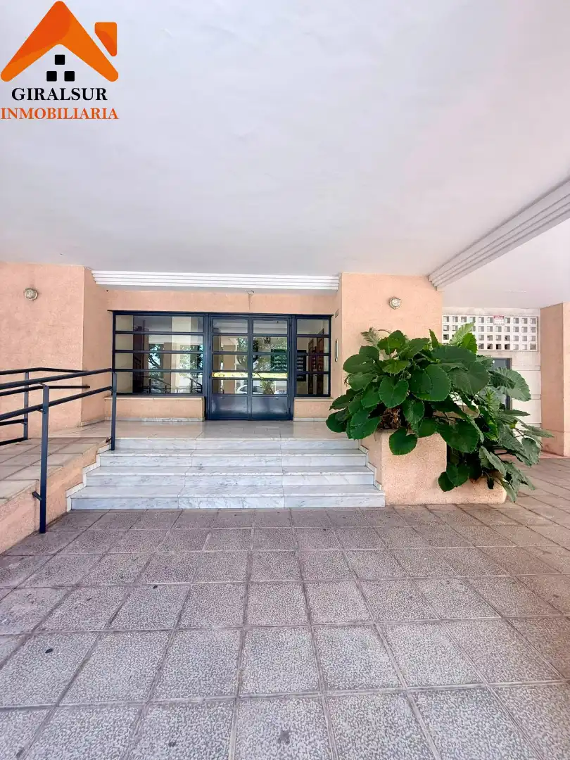 Flat for sale in Sevilla  with Air Conditioner