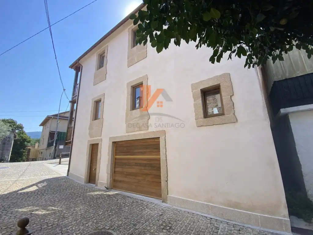 Vista exterior de Casa o xalet en venda en Boqueixón amb Traster, Moblat i Forn