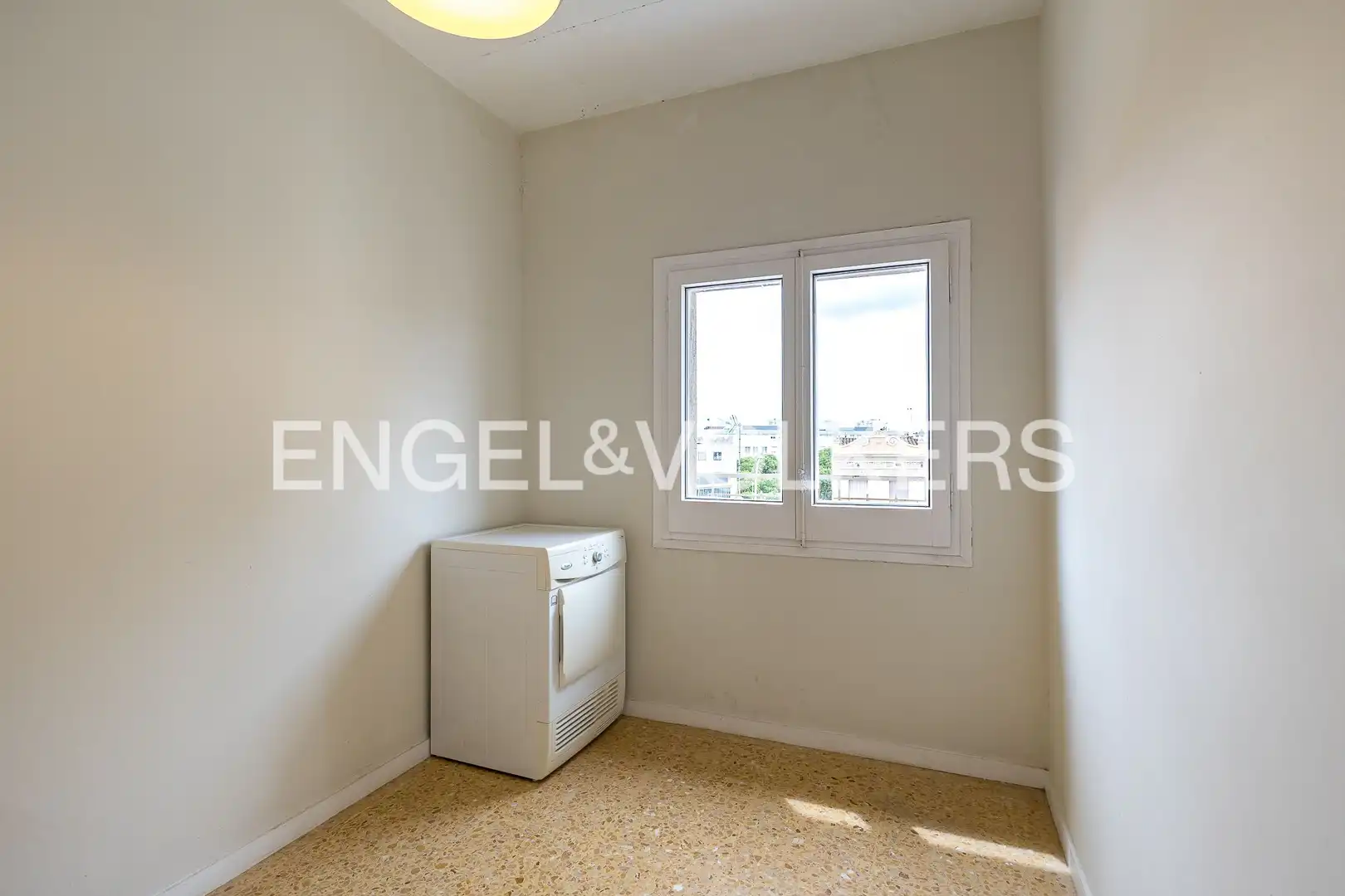 Dormitori de Casa o xalet en venda en Sant Feliu de Llobregat amb Calefacció, Parquet i Terrassa