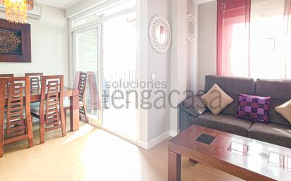 Living room of Flat to rent in  Madrid Capital  with Air Conditioner, Heating and Parquet flooring