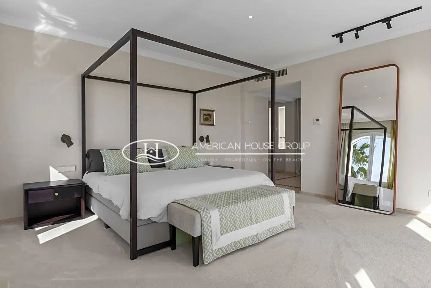 Habitación de Dúplex en venta en Benahavís con Aire acondicionado y Terraza