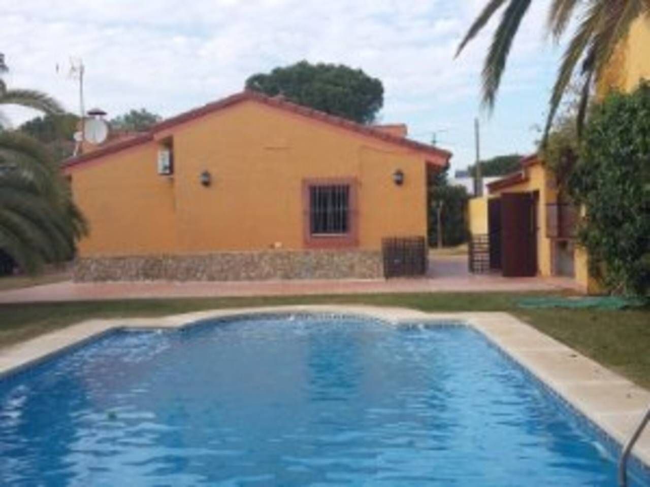Piscina de Casa o chalet de alquiler en Carmona con Aire acondicionado, Calefacción y Amueblado