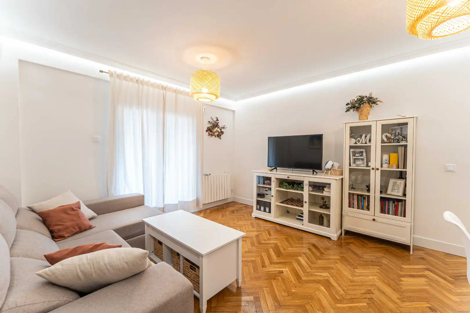 Sala d'estar de Pis en venda en Móstoles amb Aire condicionat, Calefacció i Parquet