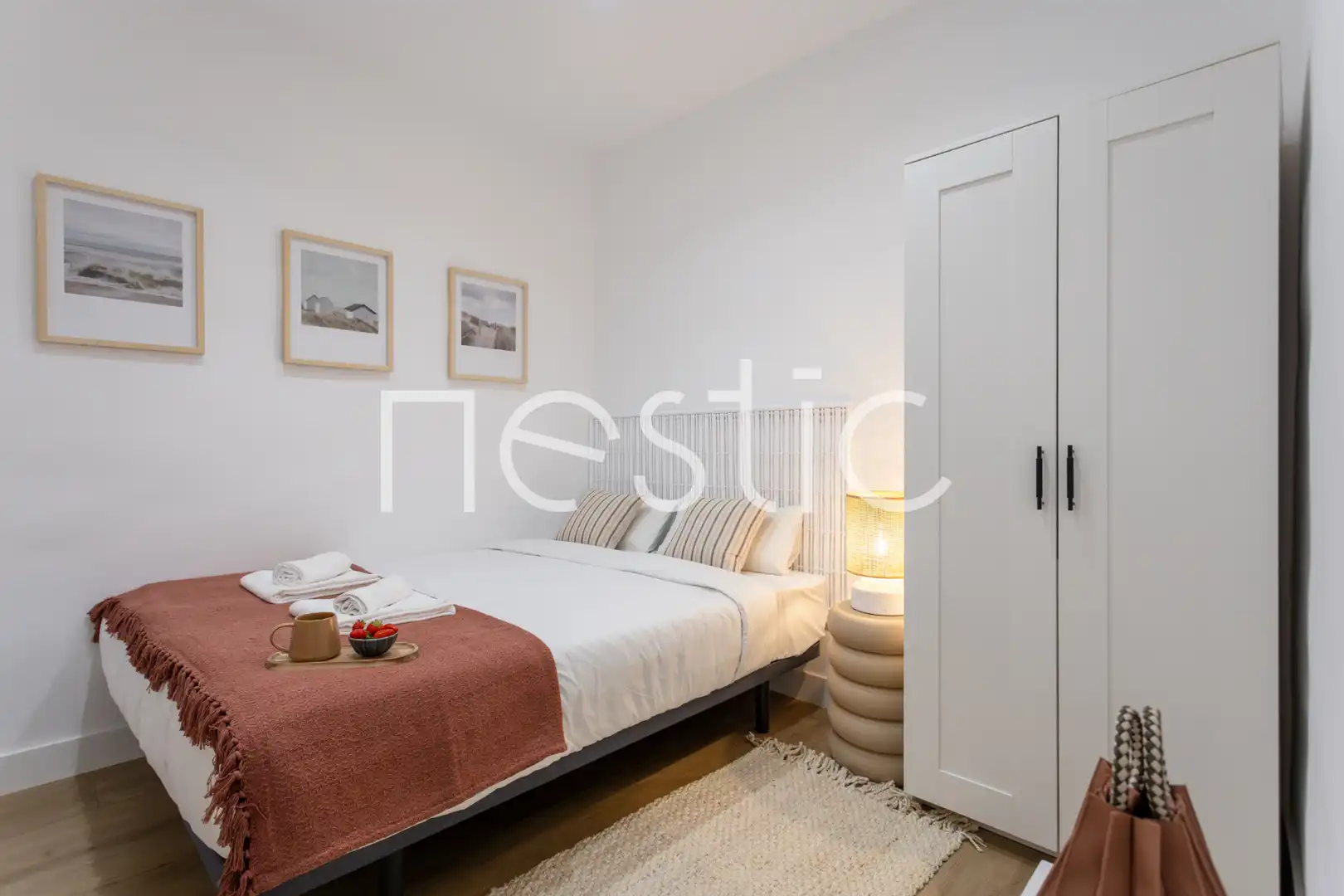 Habitación de Apartamento de alquiler en Madrid con Aire acondicionado, Calefacción y Amueblado