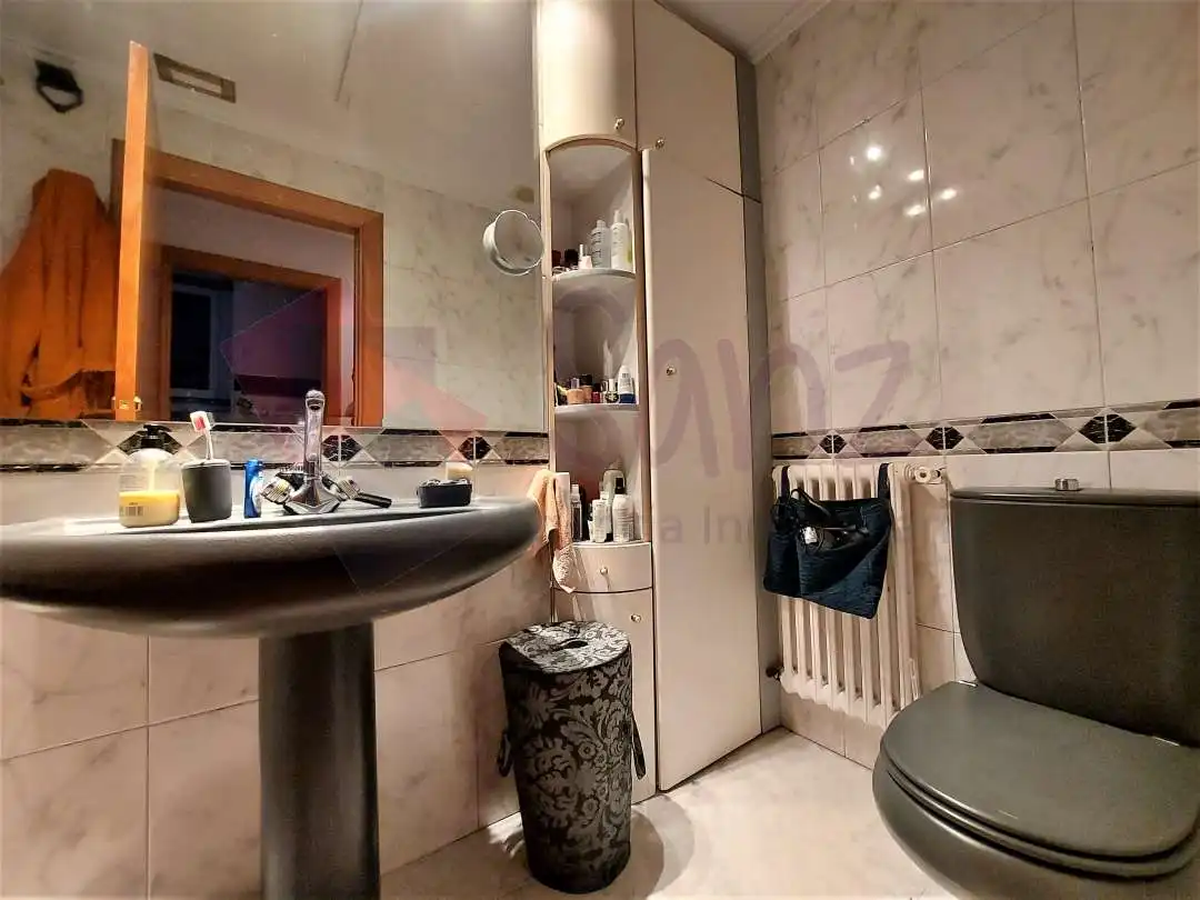 Bathroom of Flat for sale in  Logroño  with Heating