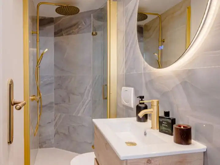 Badezimmer von Wohnung zum Verkauf in  Madrid Capital mit Klimaanlage
