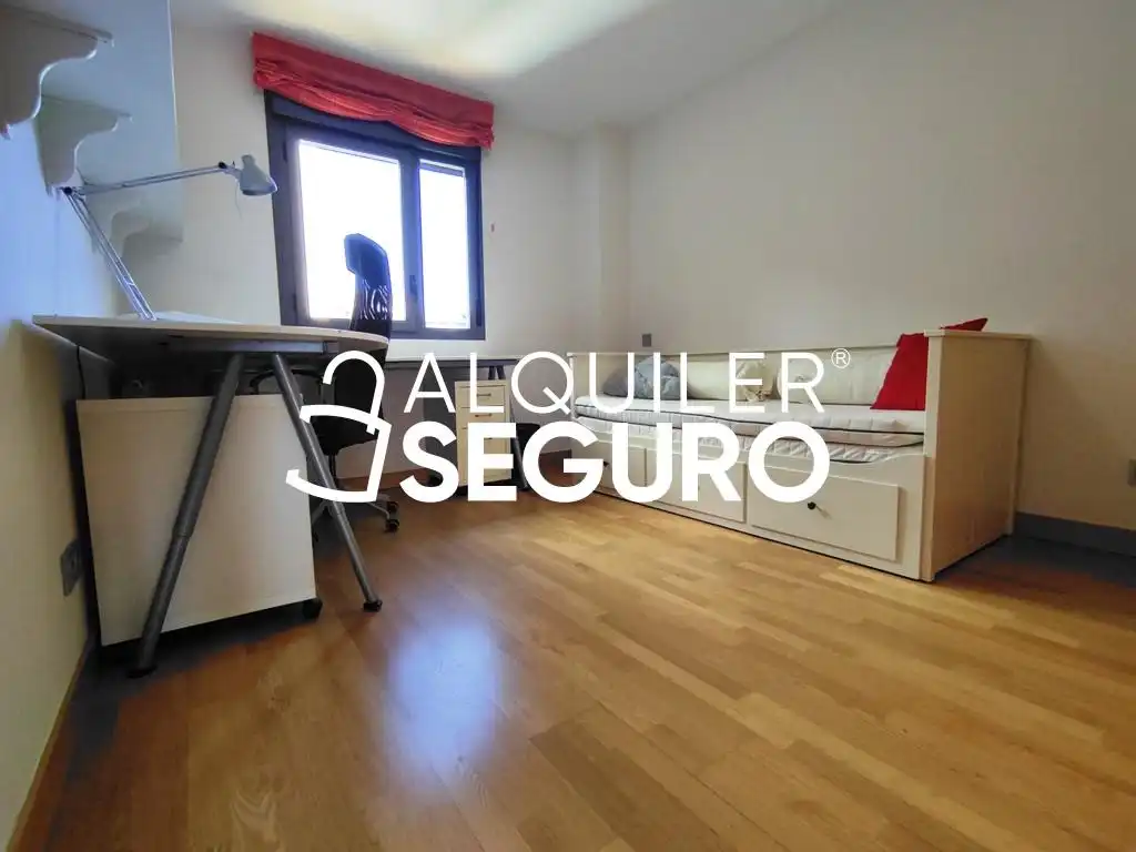 Habitación de Piso de alquiler en Paracuellos de Jarama con Aire acondicionado, Calefacción y Terraza