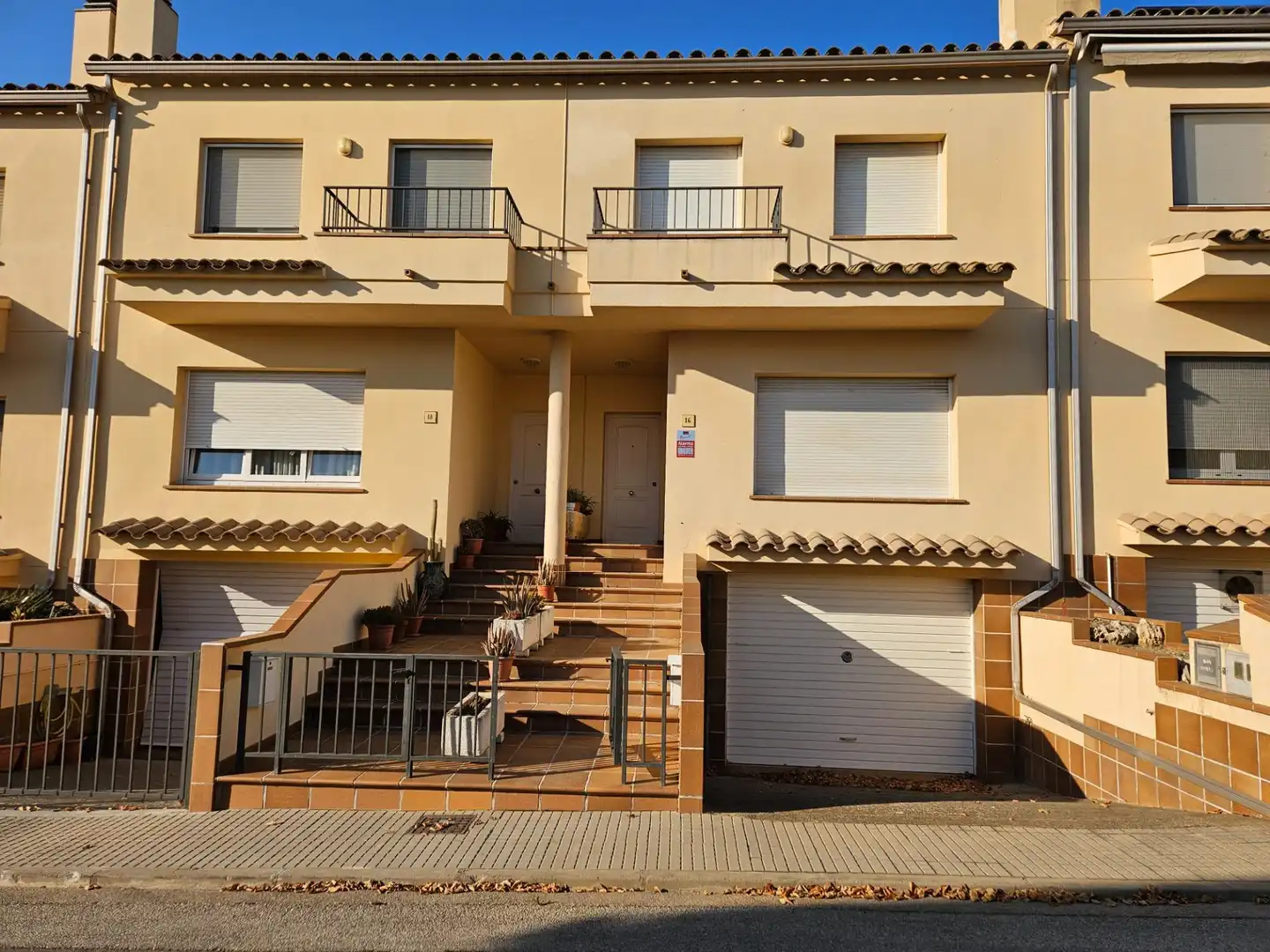 Adosado con terraza en venta en Carrer VALENCIA