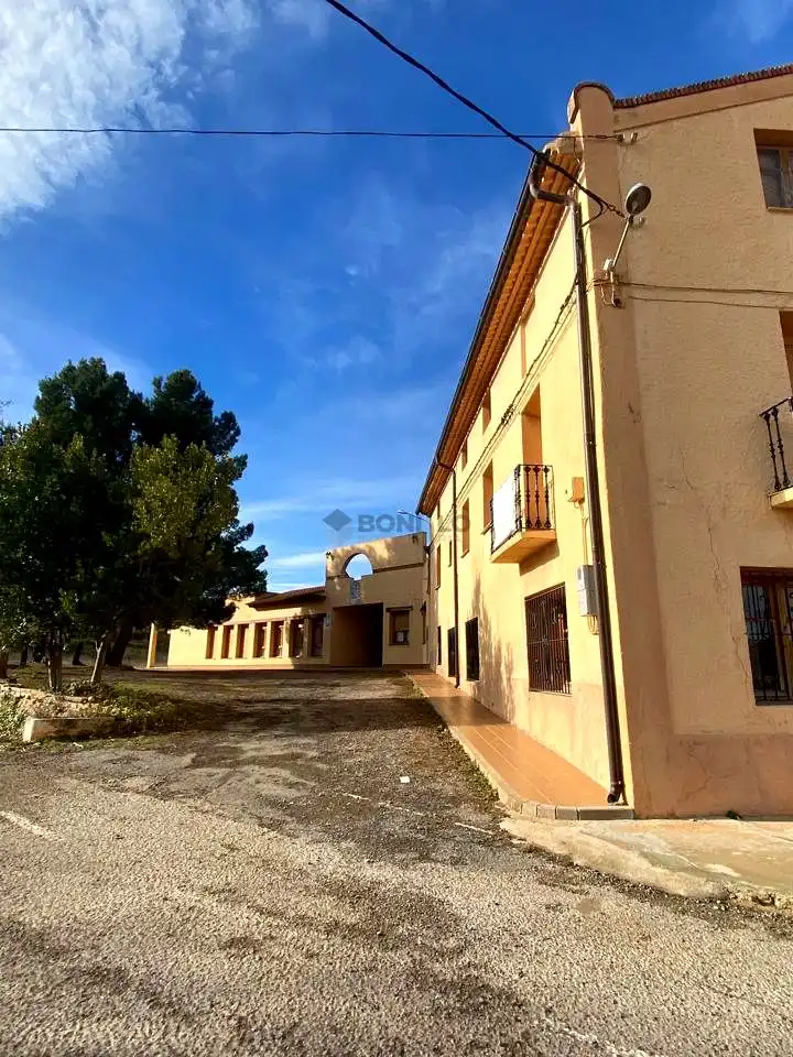 Vista exterior de Edifici en venda en Albentosa