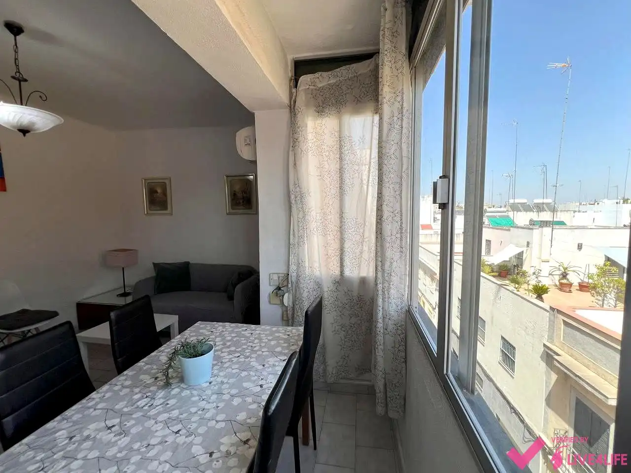 Balcony of Flat for share in Sevilla  with Air Conditioner, Heating and Furnished
