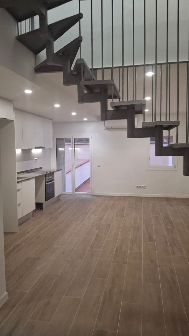 Cuina de Local en venda en  Barcelona Capital amb Aire condicionat, Calefacció i Terrassa