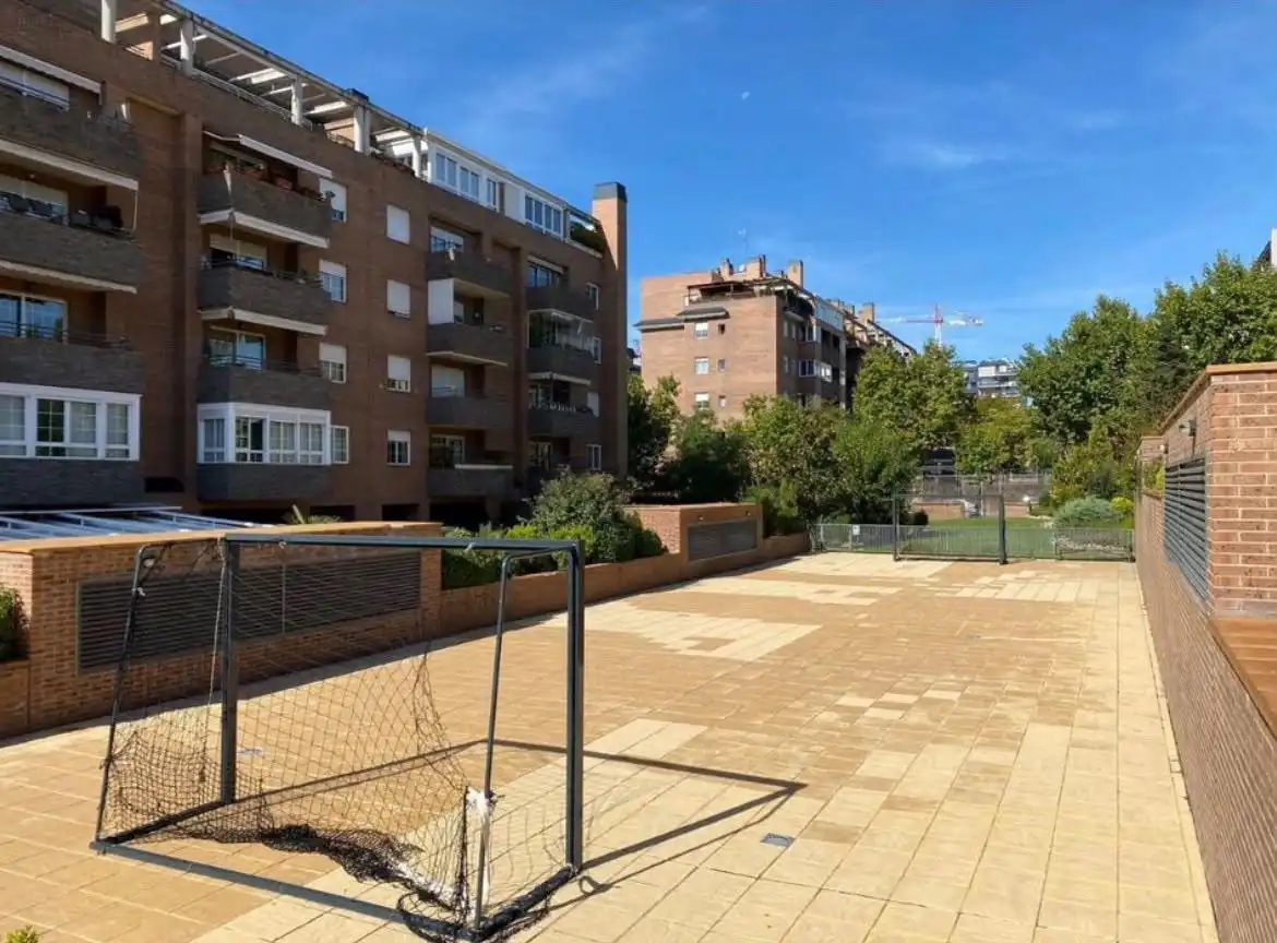 Aparcament de Pis en venda en San Sebastián de los Reyes amb Aire condicionat, Calefacció i Parquet