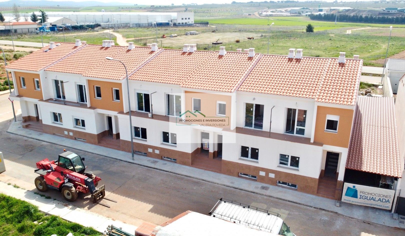 Vista exterior de Casa adosada en venda en Motilla del Palancar amb Aire condicionat, Calefacció i Jardí privat