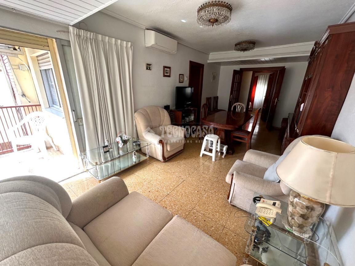 Sala d'estar de Pis en venda en  Valencia Capital amb Aire condicionat i Balcó