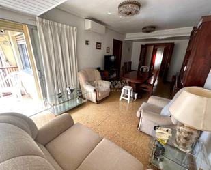 Living room of Flat for sale in  Valencia Capital  with Air Conditioner and Balcony