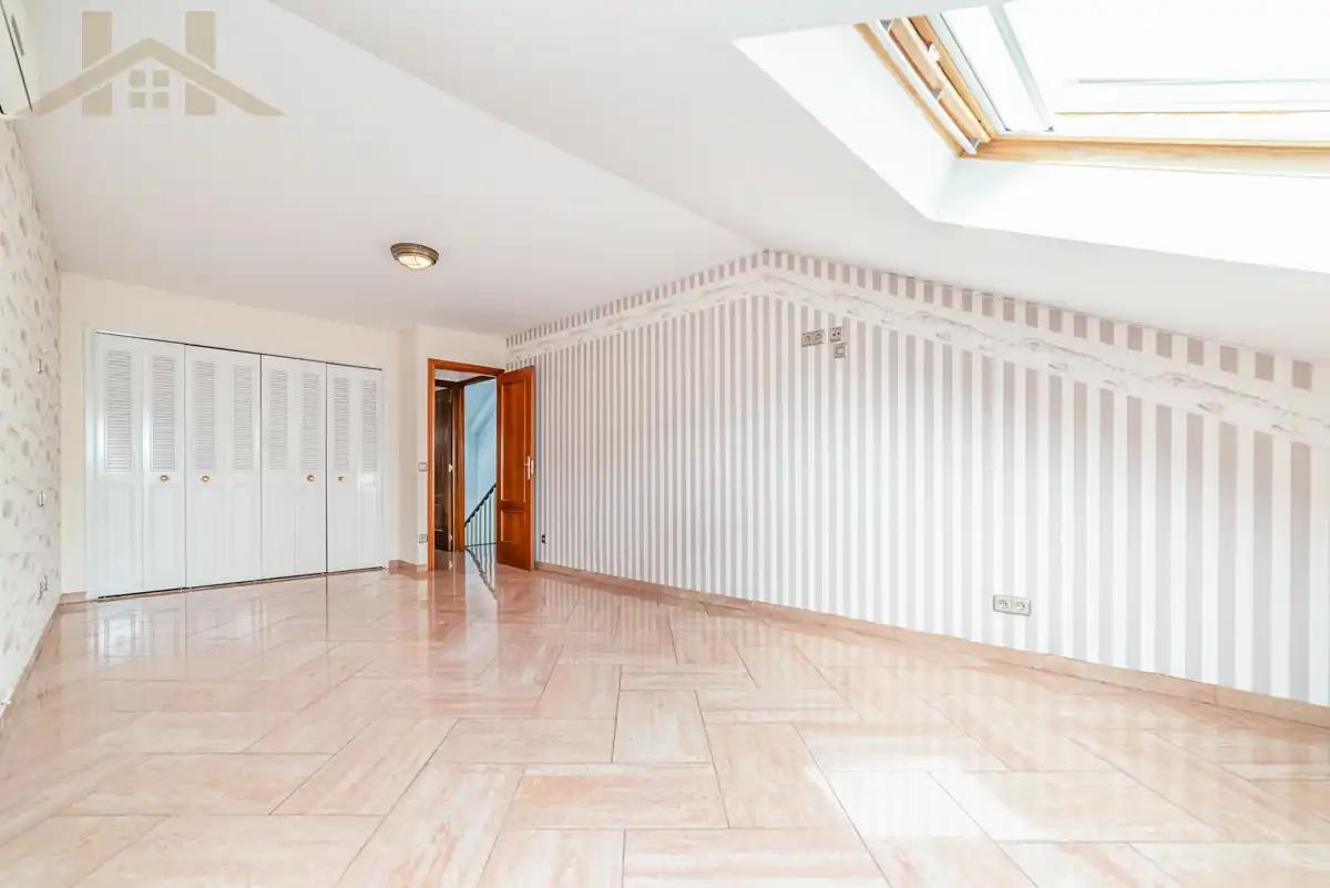 Houses for rent in Calle Cedros, Zona Monte El Pilar