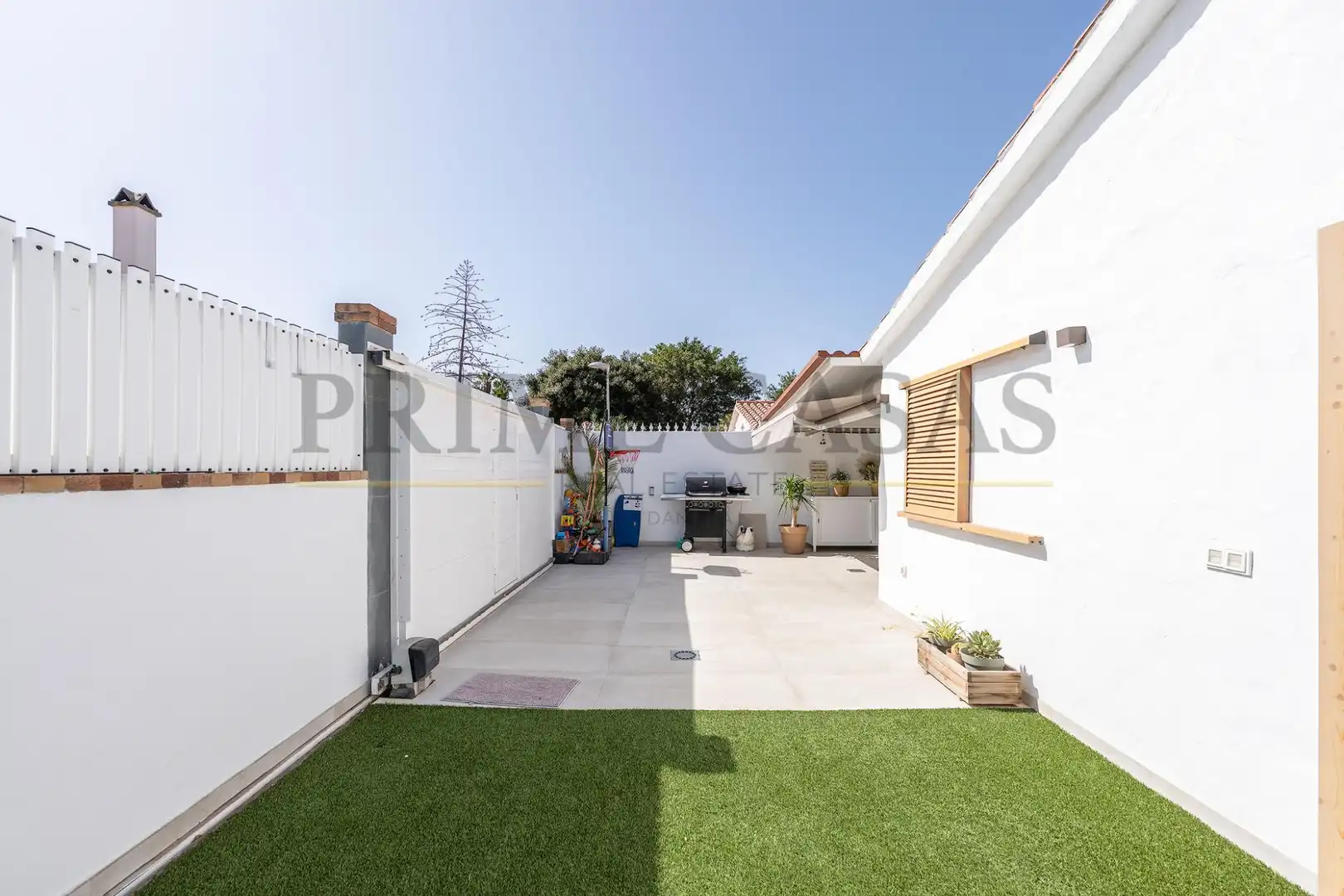 Vista exterior de Casa o chalet en venta en San Bartolomé de Tirajana con Aire acondicionado, Jardín privado y Terraza