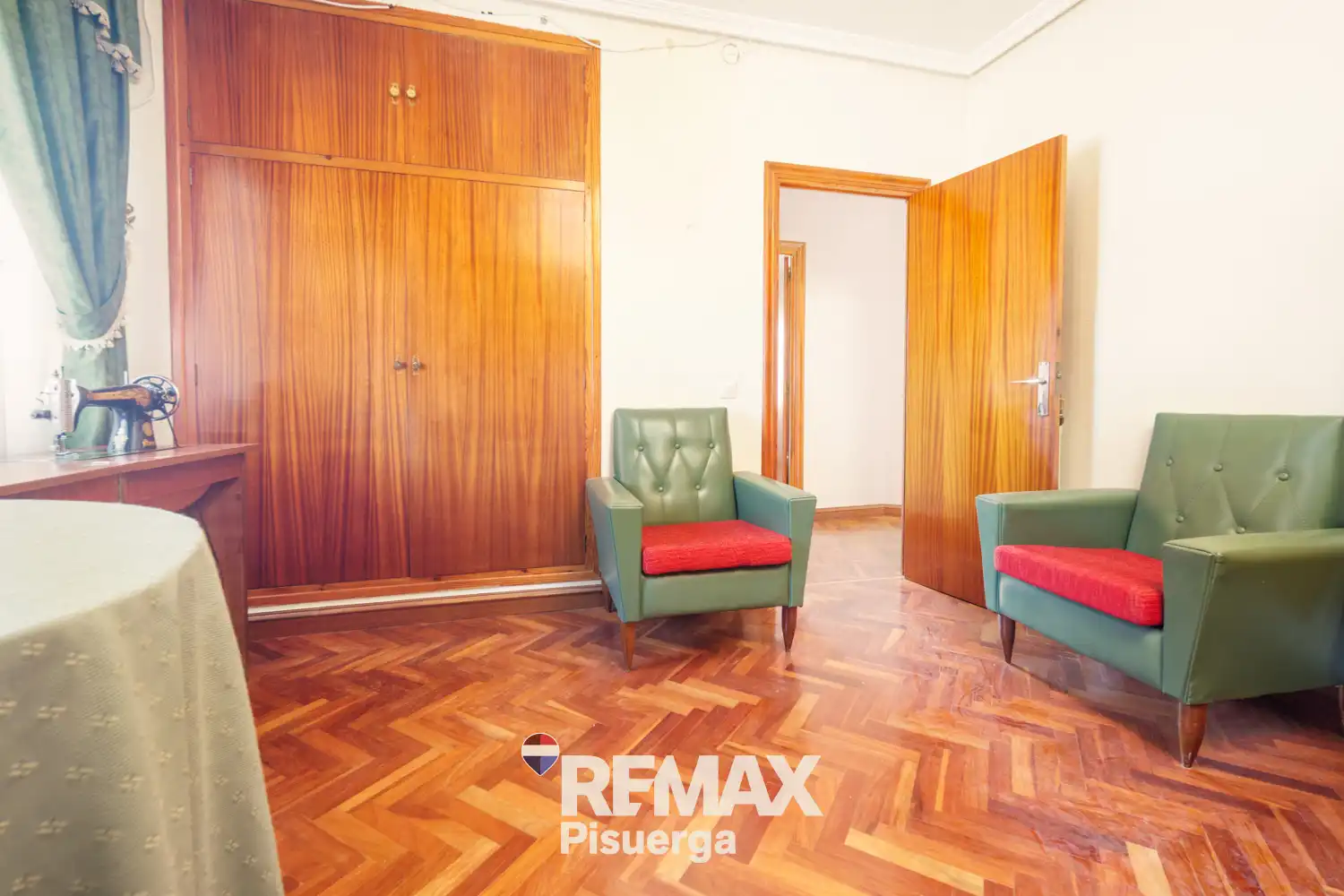 Casa o xalet en venda en Venta de Baños amb Jardí privat, Terrassa i Traster