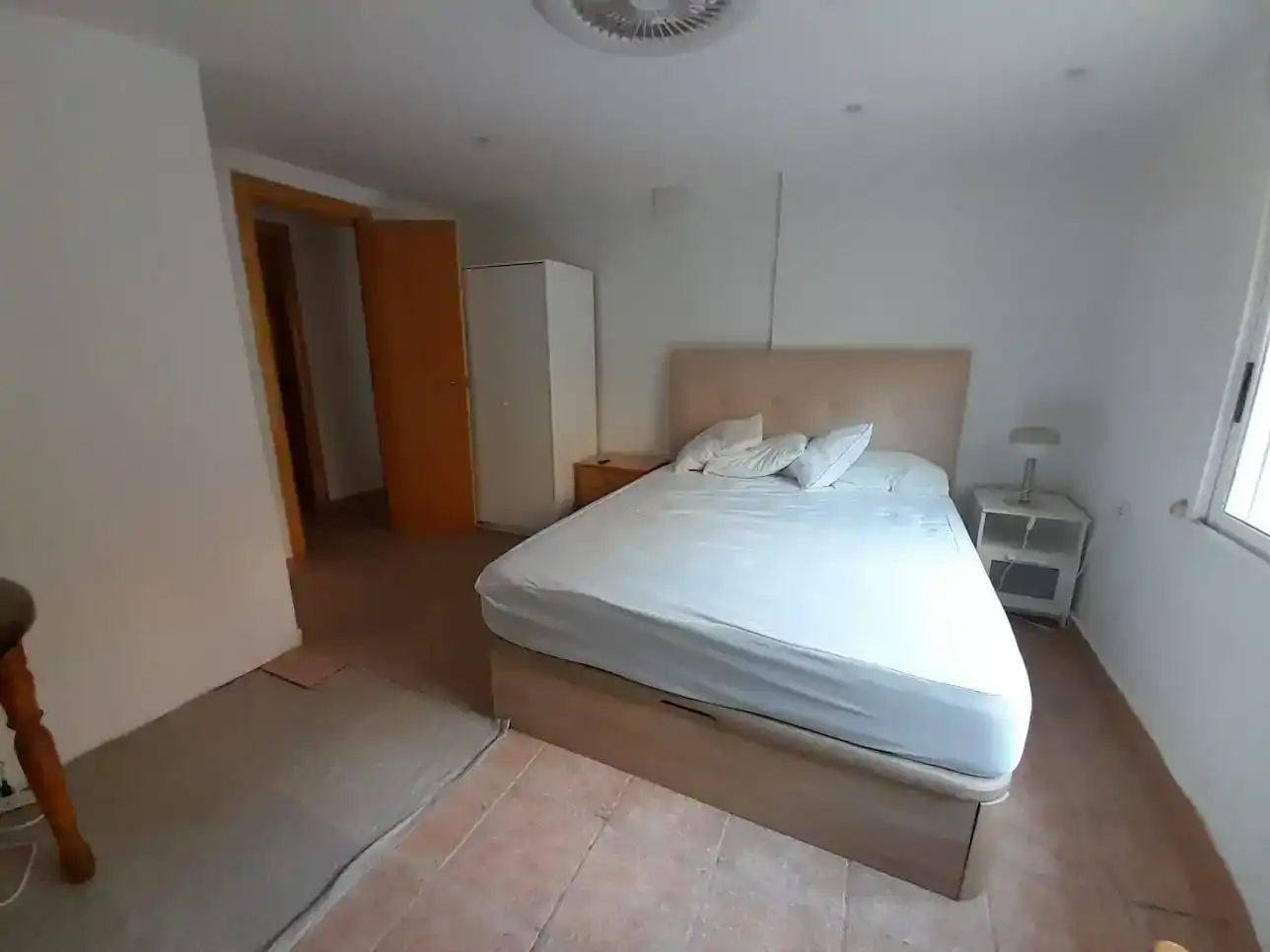 Flat for rent in  Valencia Capital  with Air Conditioner