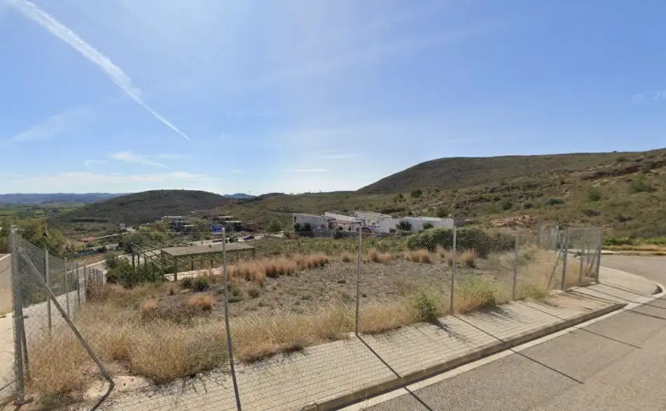Terreno residencial en venta en Calle de la Seda 6
