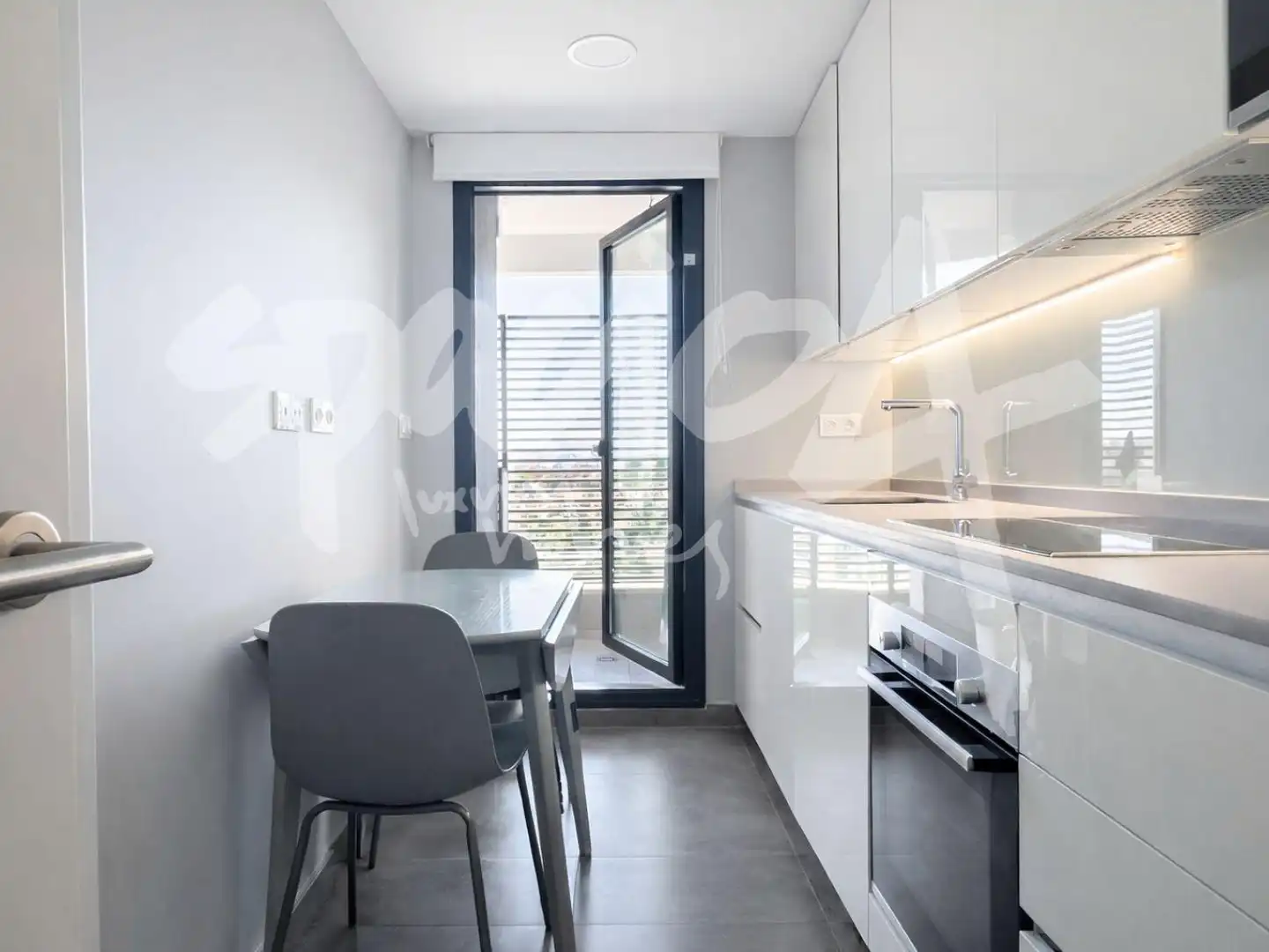 Kitchen of Flat for sale in Madrid  with Heating, Private garden and Storage room