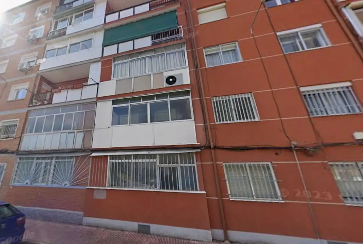 Pis amb ascensor en venda a Reyes Católicos