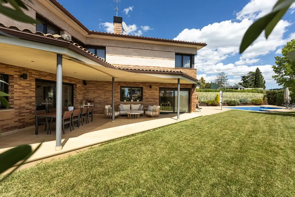 Terrassa de Casa o xalet en venda en La Garriga amb Aire condicionat, Calefacció i Jardí privat