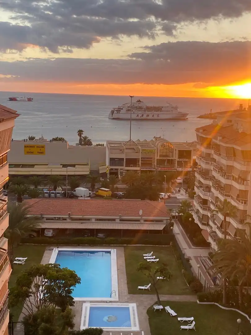 Vista exterior de Apartamento en venta en Arona con Terraza, Amueblado y Piscina comunitaria