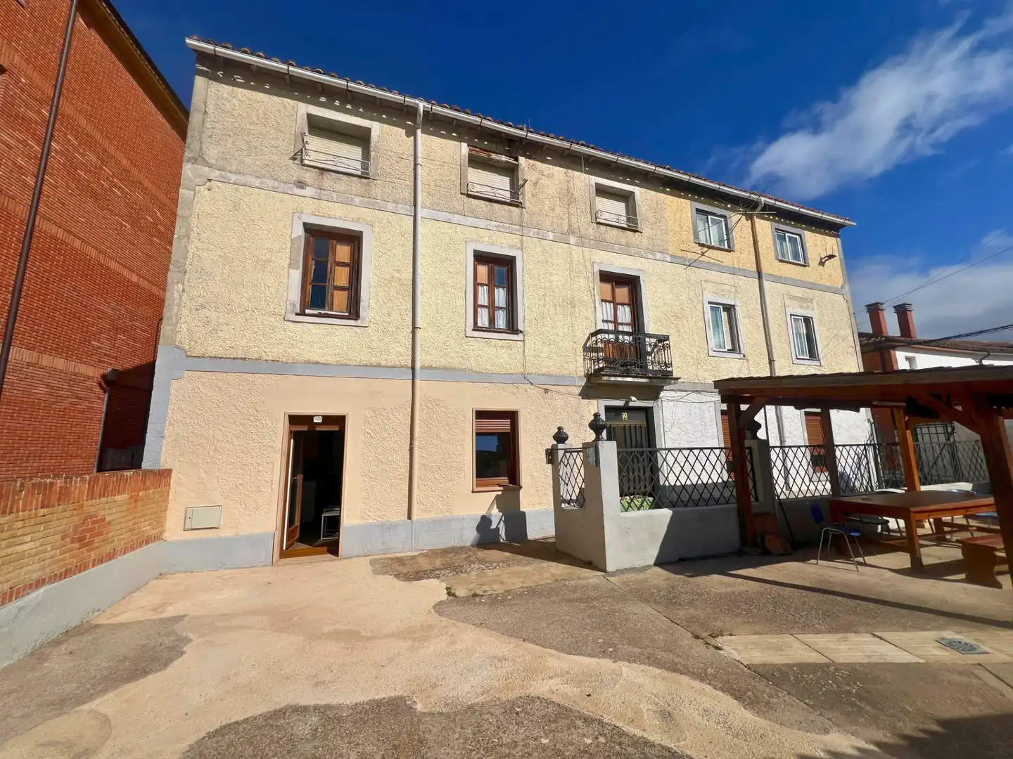 Exterior view of Apartments for sale in Alar del Rey  with Heating and Furnished