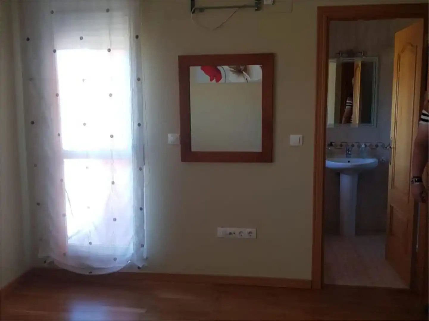 Dormitori de Casa adosada en venda en Cabañas Raras amb Jardí privat, Parquet i Moblat
