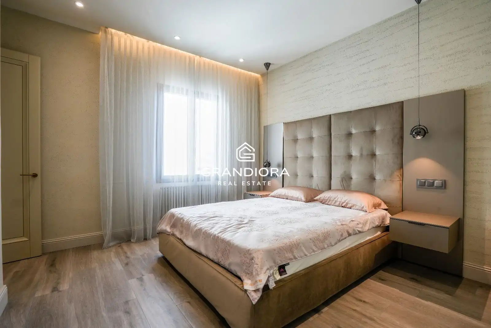 Dormitori de Apartament de lloguer en Badalona amb Aire condicionat, Calefacció i Moblat