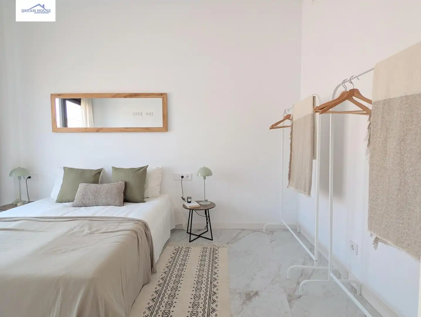 Schlafzimmer von Wohnungen zum Verkauf in Mataró mit Klimaanlage, Heizung und Balkon