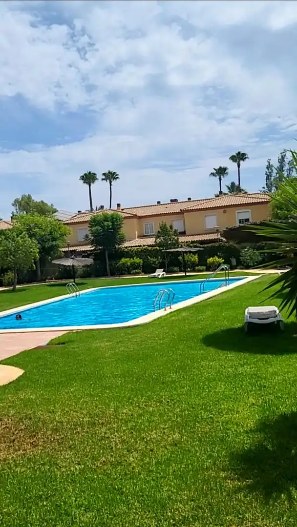 Piscina de Casa adosada en venda en Sant Joan d'Alacant