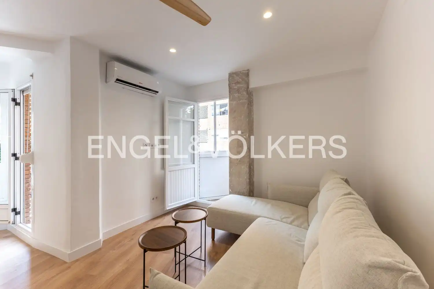 Flat with terrace for sale in Carrer de Salvador Almenar, imagen 5