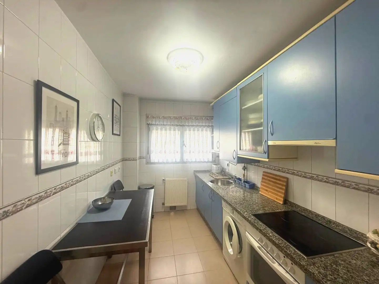 Kitchen of Flat for sale in Oviedo   with Storage room and Furnished