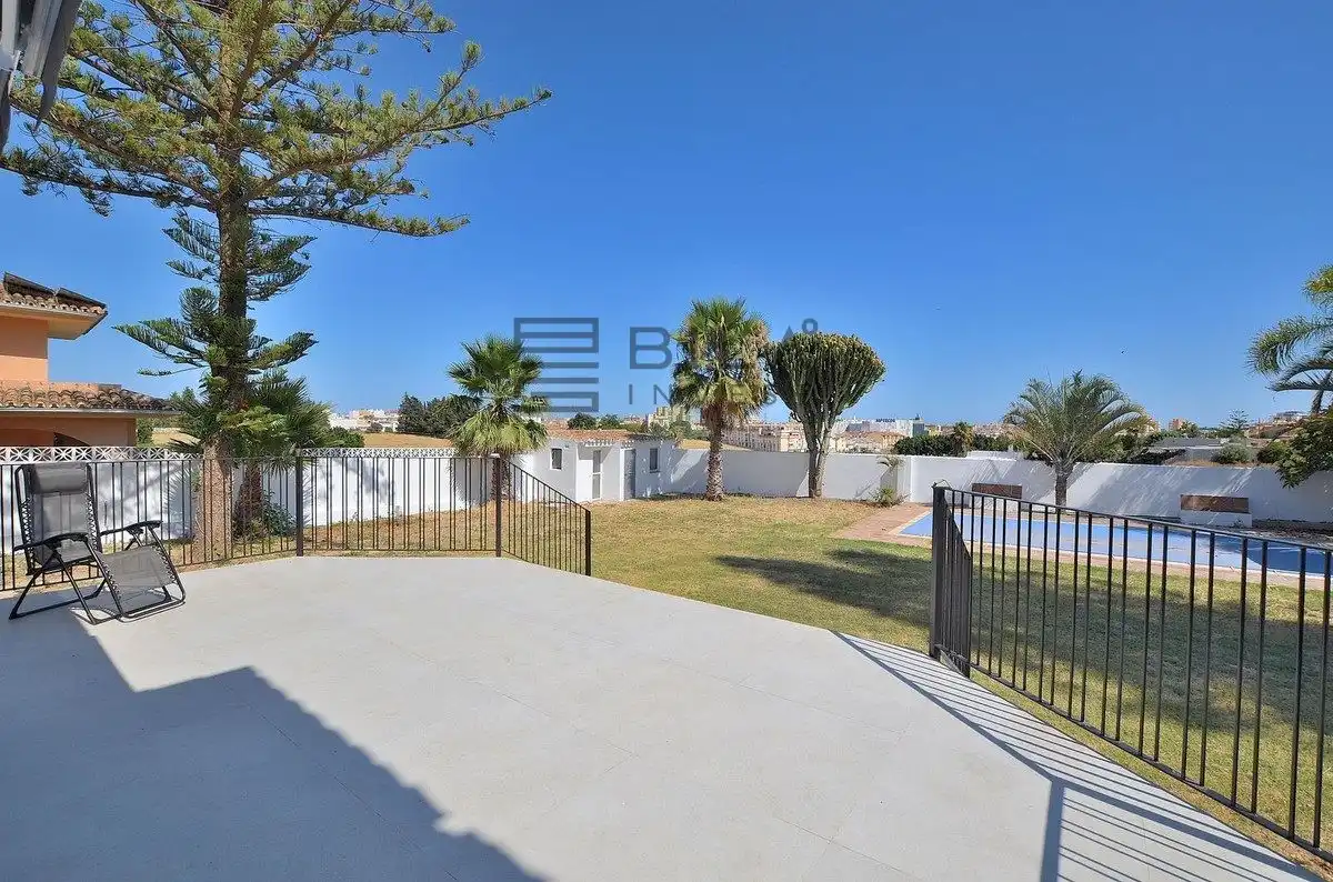Chalet con piscina en venta en El Coto, imagen 7