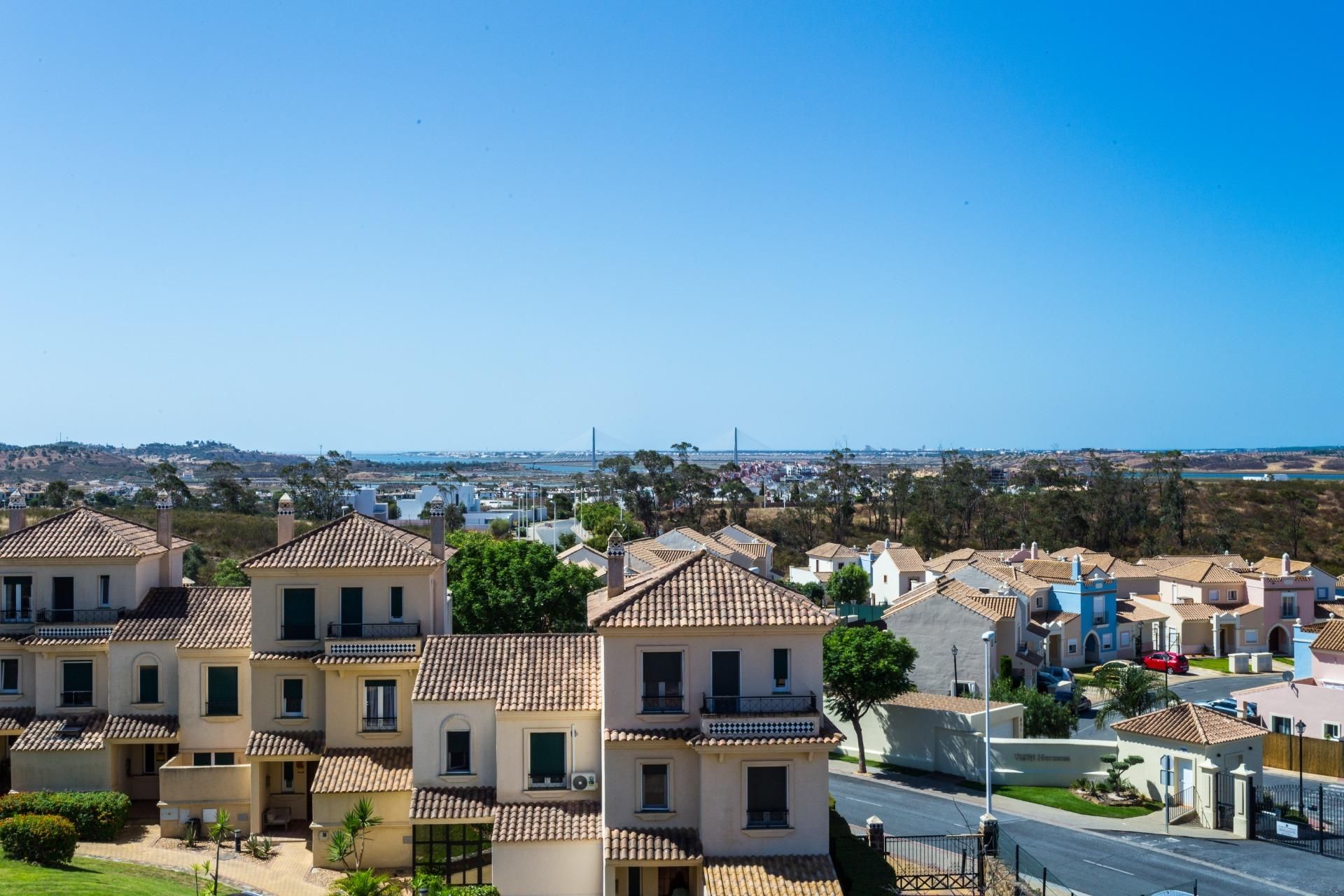 Vista exterior de Casa adosada en venta en Ayamonte con Jardín privado, Terraza y Balcón