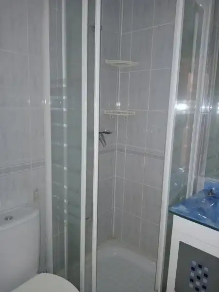 Bathroom of Flat for sale in Madrid  with Storage room