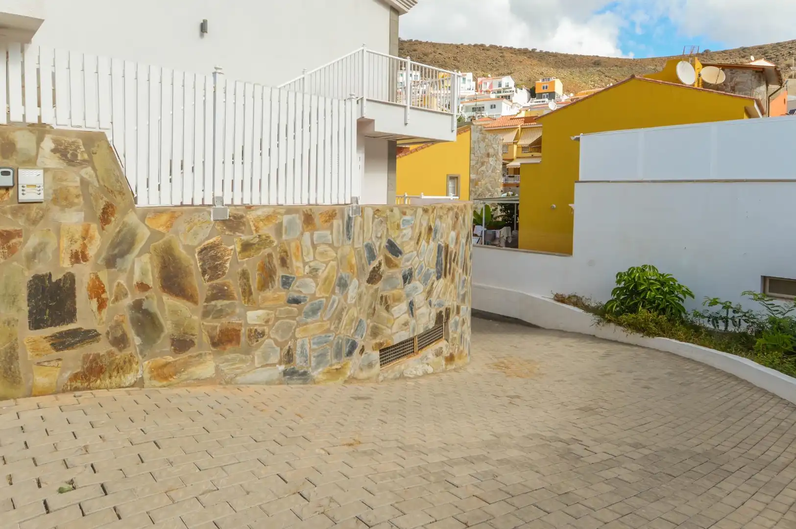 Exterior view of Commercial properties for rent in Mogán