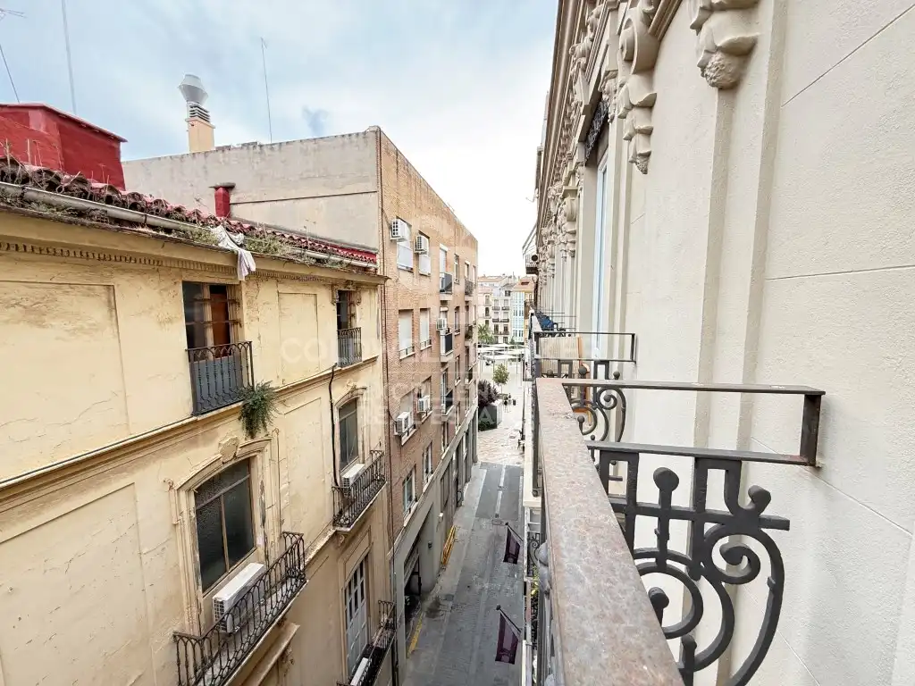 Vista exterior de Pis de lloguer en Valencia amb Moblat i Forn