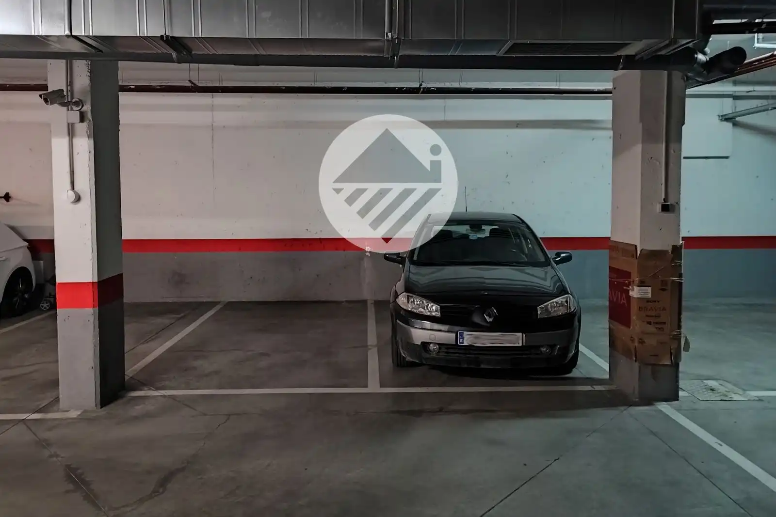 Aparcament de Apartament de lloguer en Madrid amb Calefacció