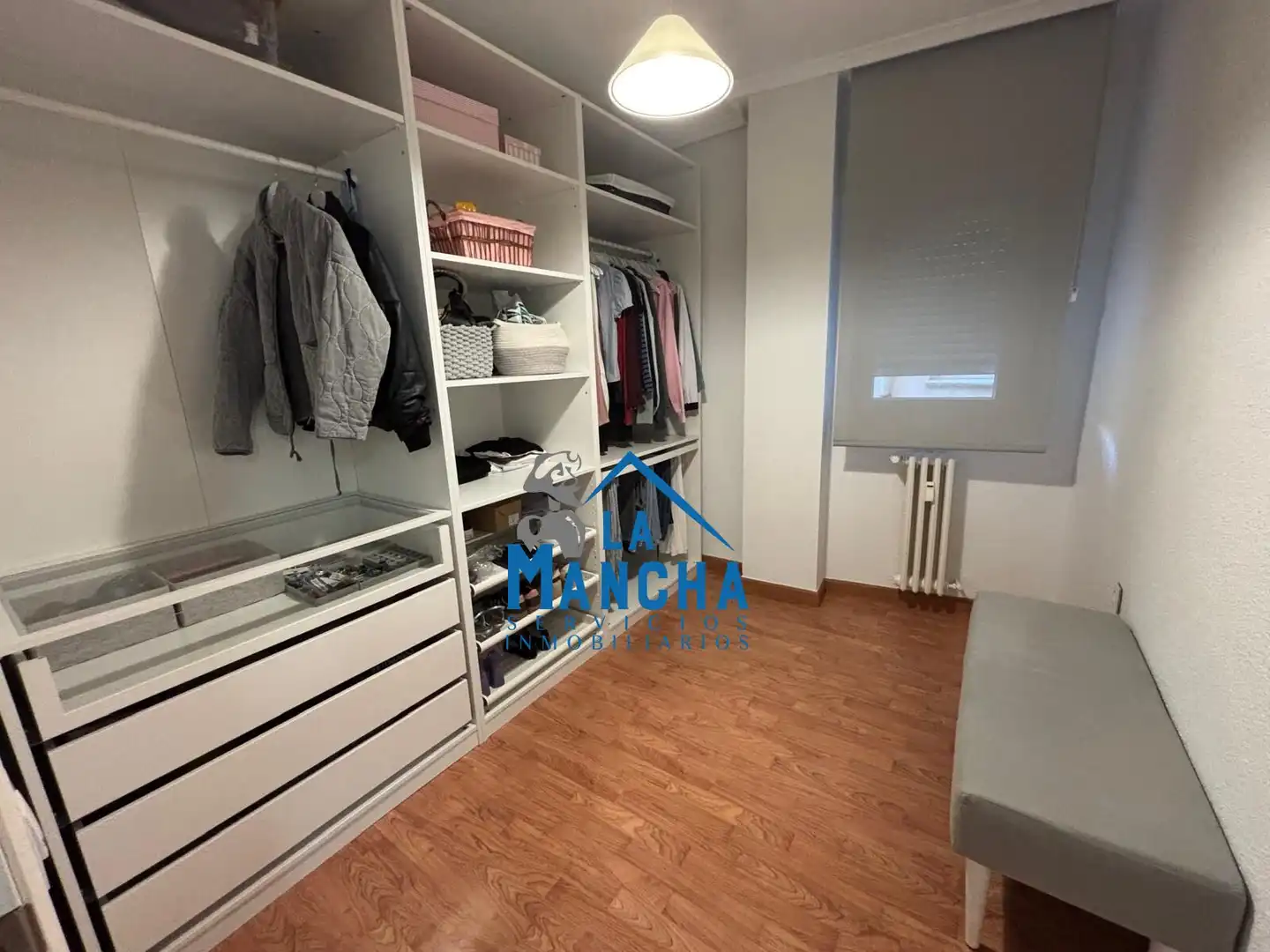 Habitación de Piso de alquiler en Albacete con Aire acondicionado, Calefacción y Amueblado