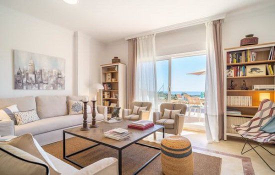 Sala de estar de Apartamento en venta en Sotogrande con Aire acondicionado, Calefacción y Terraza