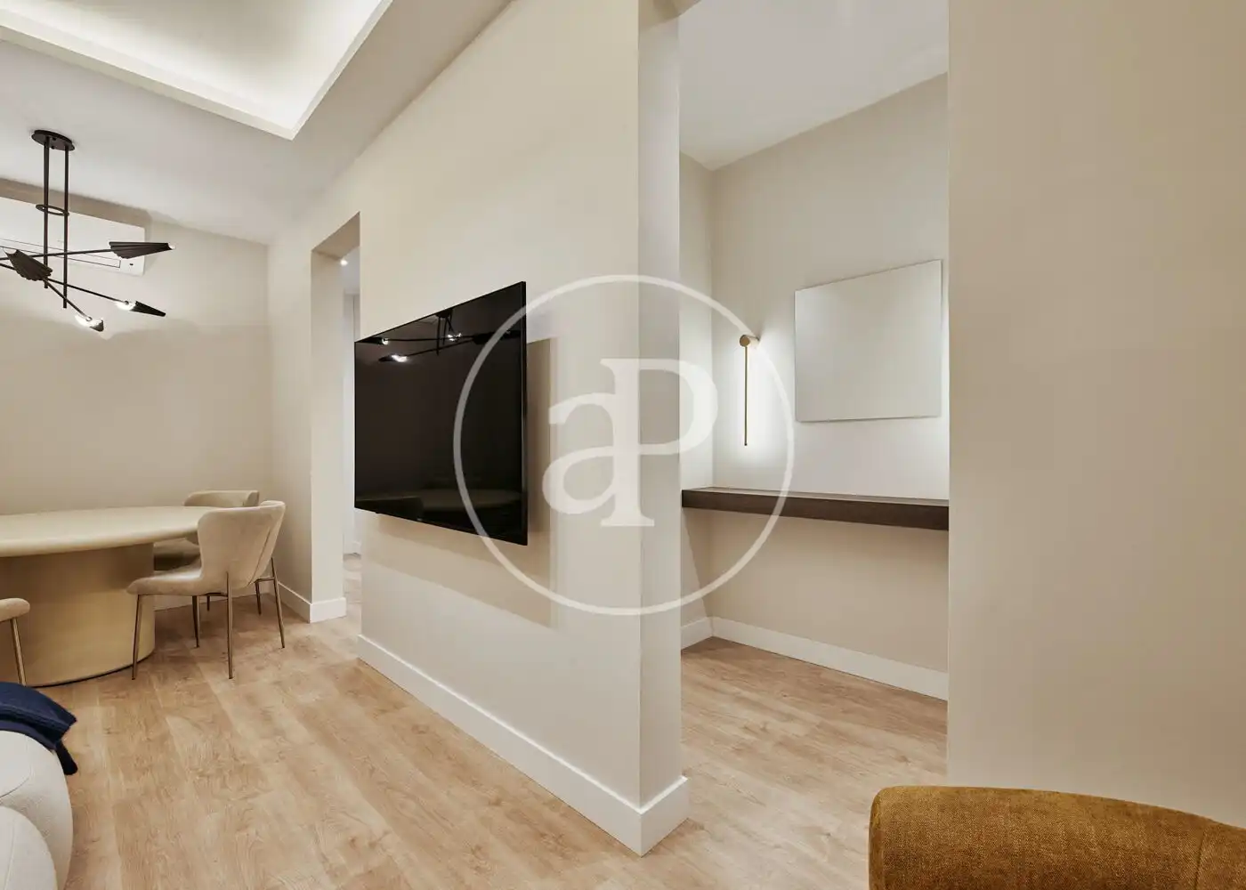 Living room of Flat for sale in Madrid  with Air Conditioner, Heating and Furnished