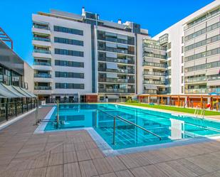 Swimming pool of Flat for sale in  Sevilla Capital  with Air Conditioner, Heating and Private garden