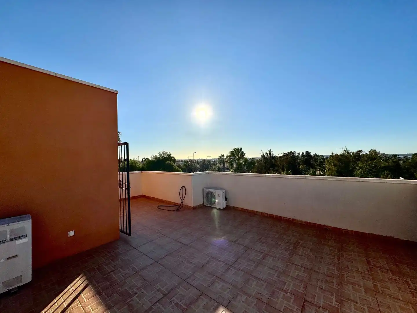 Terrasse von Haus oder Chalet zur Miete in Guardamar del Segura mit Klimaanlage, Privatgarten und Terrasse