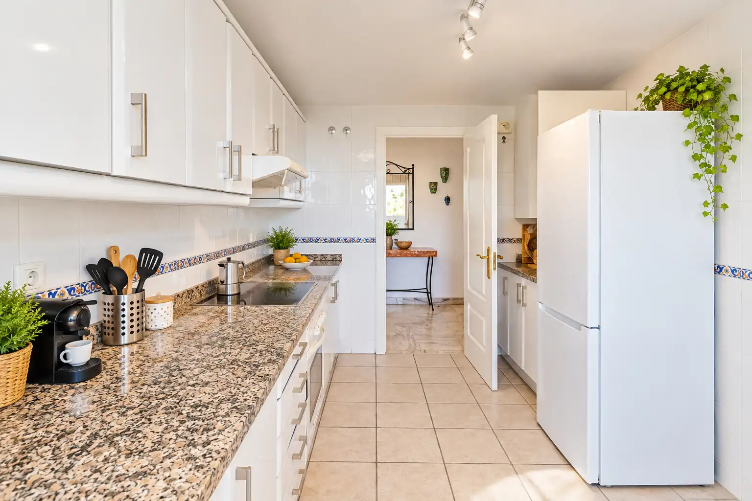 Apartment with pool for sale in Calle Las Azaleas, imagen 13